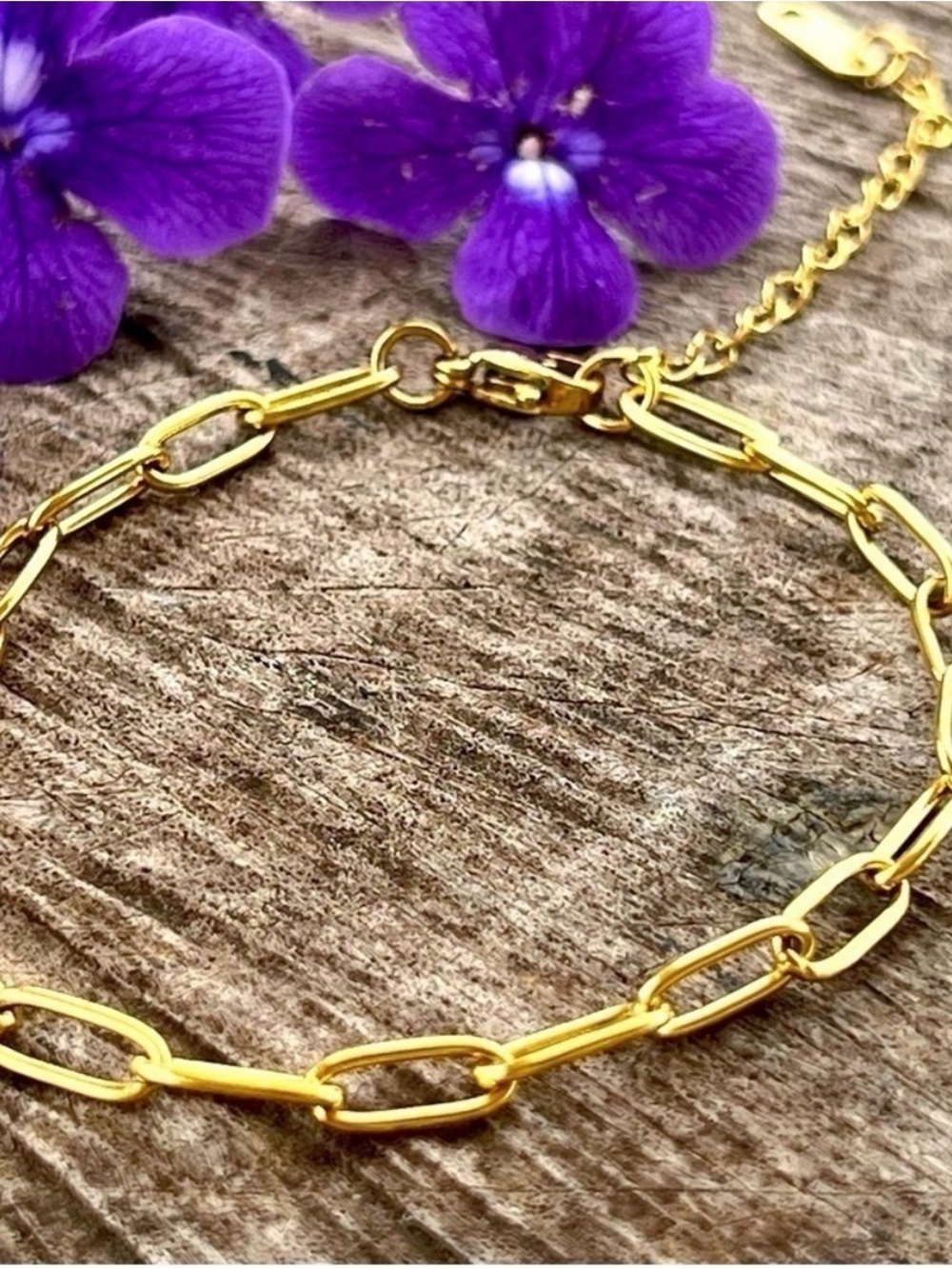 Minimal Gold Paperclip Bracelet for Women - Picture 3 of 7